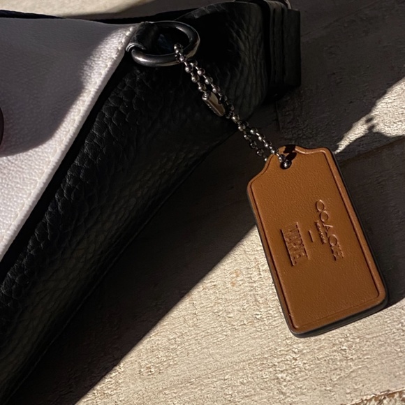 FINAL SALE! COACH MARVEL Belt Bag Patch Spiderman - Picture 12 of 16